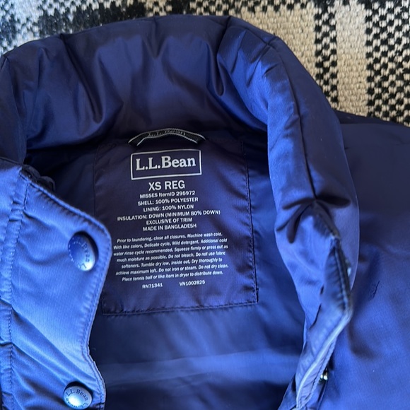 L.L. Bean Navy Vest - Picture 7 of 7